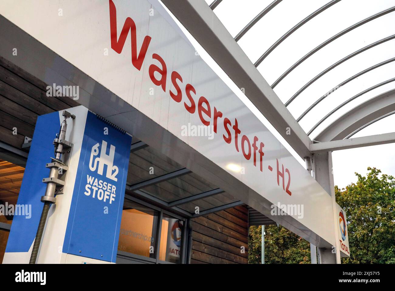 Berlin, DEU, 18.08.2020, station-service hydrogène. Les sociétés Air liquide, Daimler, Lime Tree, OMV, Shell et TOTAL ont Uni leurs forces sur H2 Banque D'Images