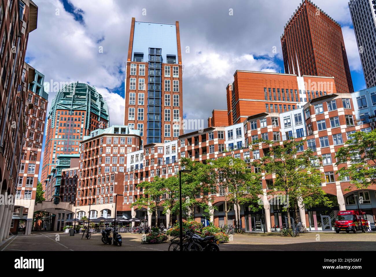 Muzenplein Platz, Wohnviertel in der Innenstadt nahe des Hauptbahnhof, Skyline, in der City von Den Haag, Niederlande, City Den Haag *** Muzenplein Square, quartier résidentiel dans le centre-ville près de la gare centrale, skyline, dans le centre-ville de la Haye, pays-Bas, ville la Haye Banque D'Images