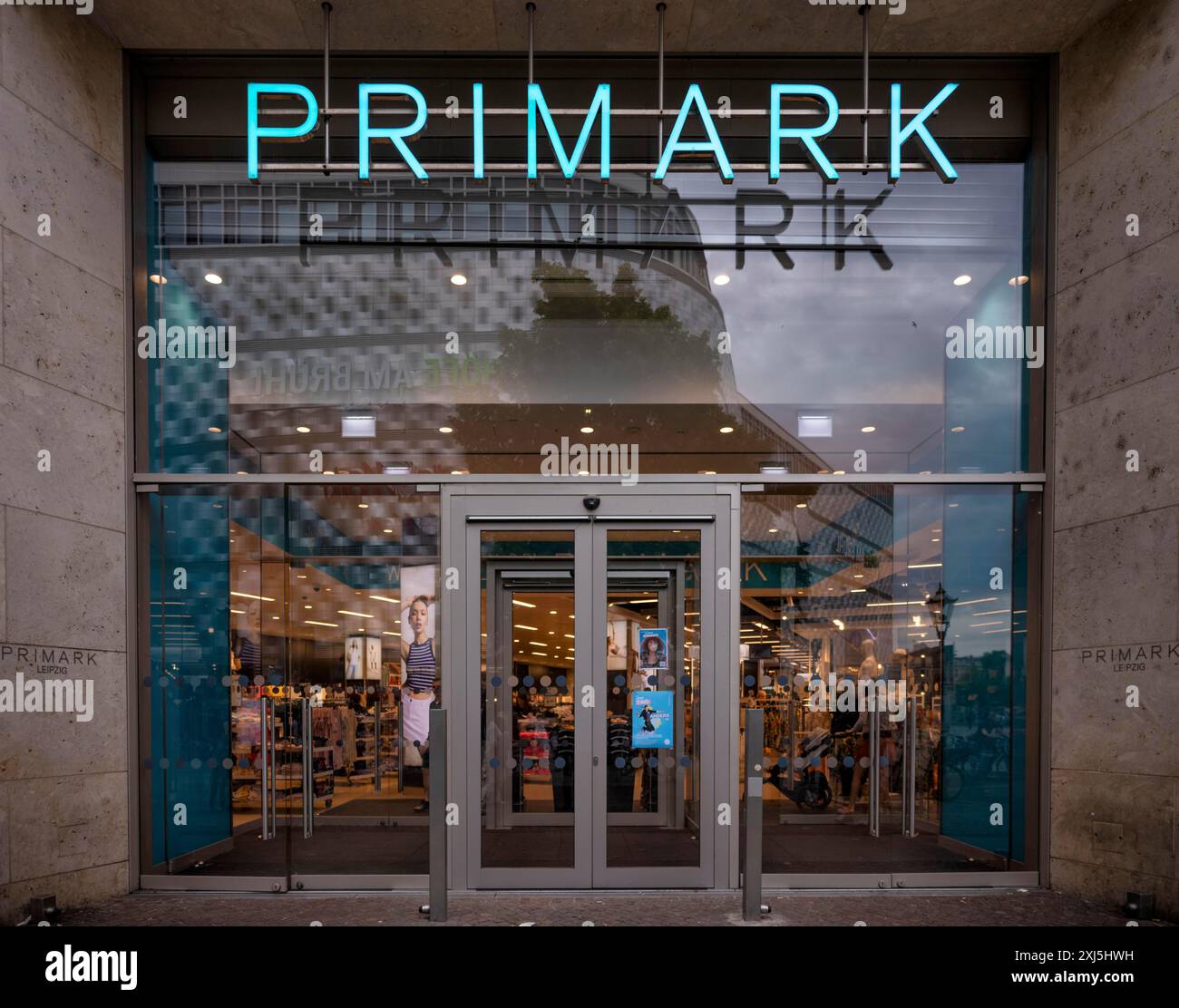 PRIMARK, logo, chaîne textile, vêtements, chaîne de grands magasins, vente au détail, magasin, Leipzig, Saxe, Allemagne Banque D'Images