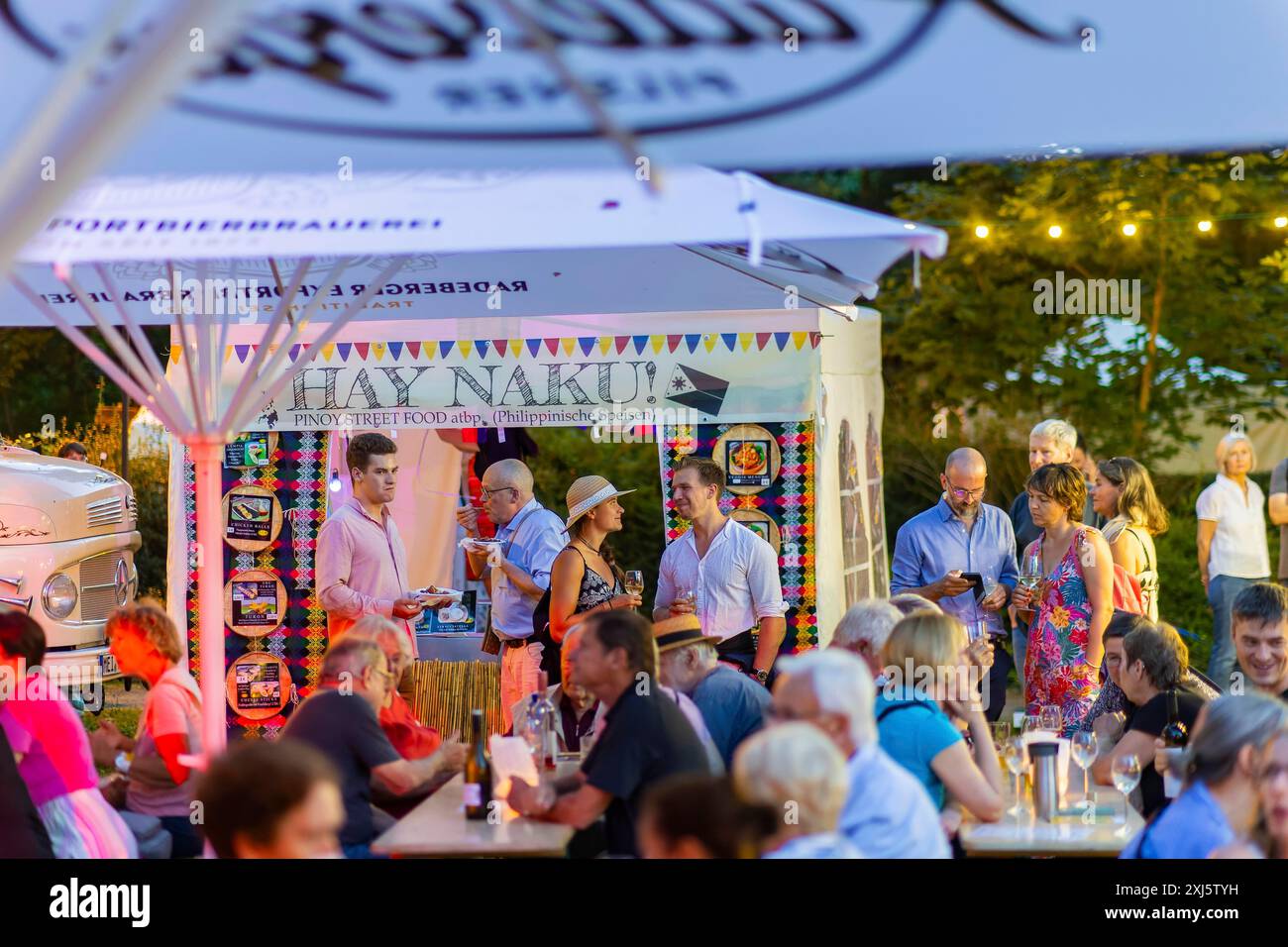 31e Elbhangfest, Wine Village Loschwitz, spécialités philippines par Armi Azula Dittrich, 31e Elbhangfest, Dresde, Saxe, Allemagne Banque D'Images