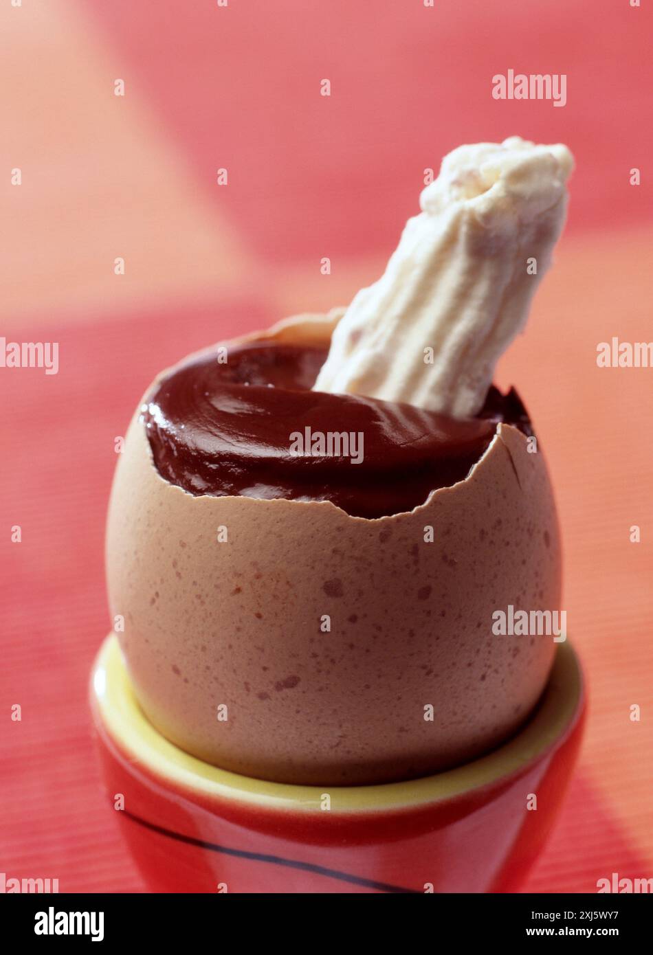 Dessert aux œufs au chocolat Banque D'Images