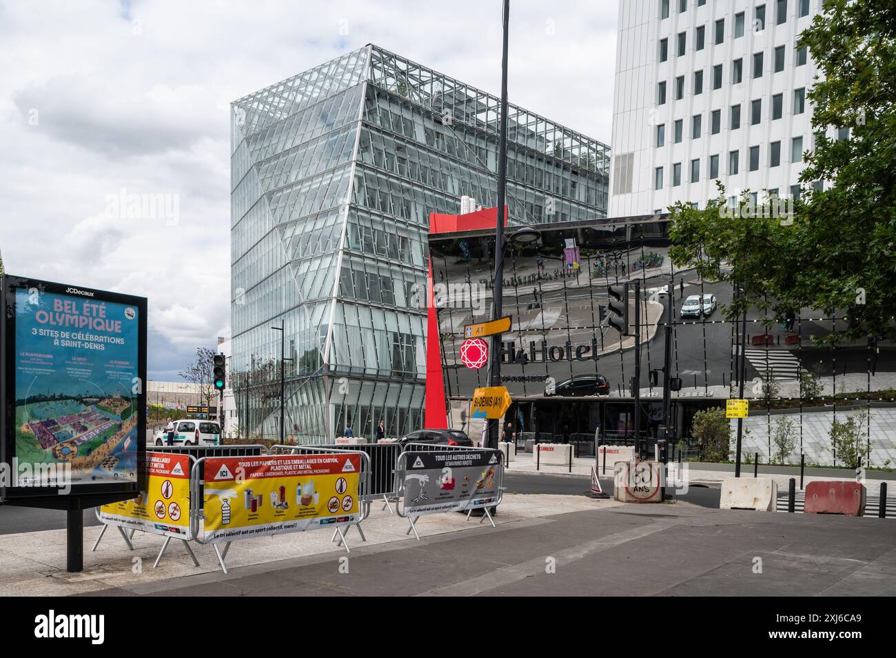 Carrefour Pleyel St Denis en banlieue parisienne Banque D'Images