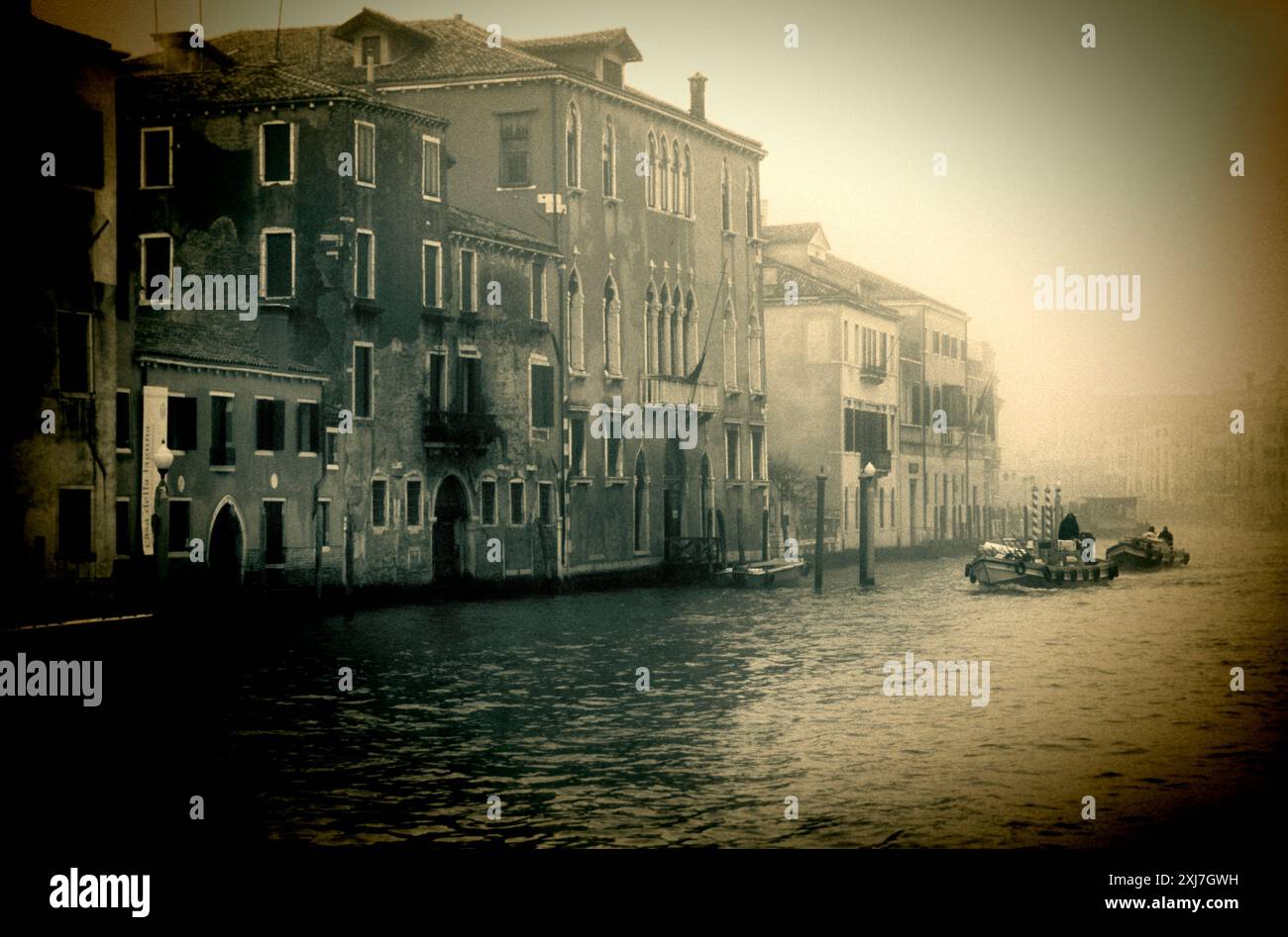 Canal Grande dans le brouillard, Venise, Italie Banque D'Images