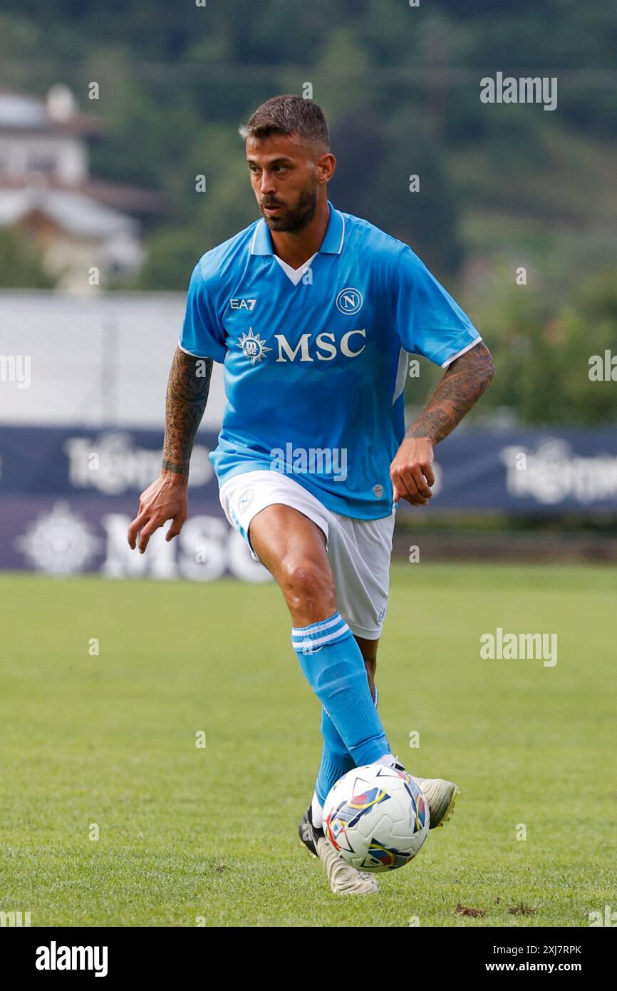 Leonardo Spinazzola de Napoli joue lors d'un match amical de pré-saison à Dimaro Folgarida, trente, Italie, le 16 juillet 2024 Banque D'Images