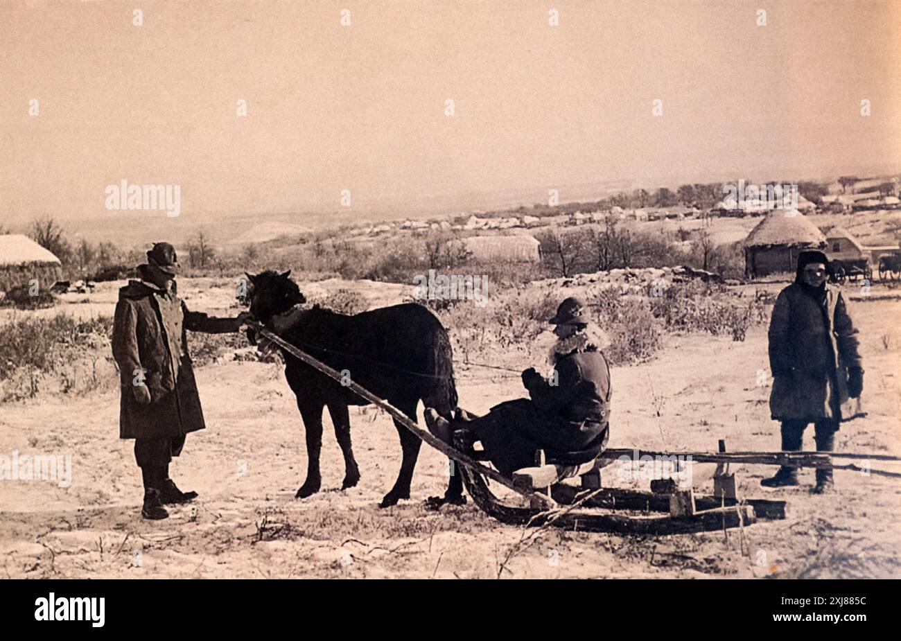 Don Gnocchi sur le traîneau utilisé par le lieutenant Docteur Rolando Prada pour le sauver du gel pendant la retraite de la Russie Banque D'Images