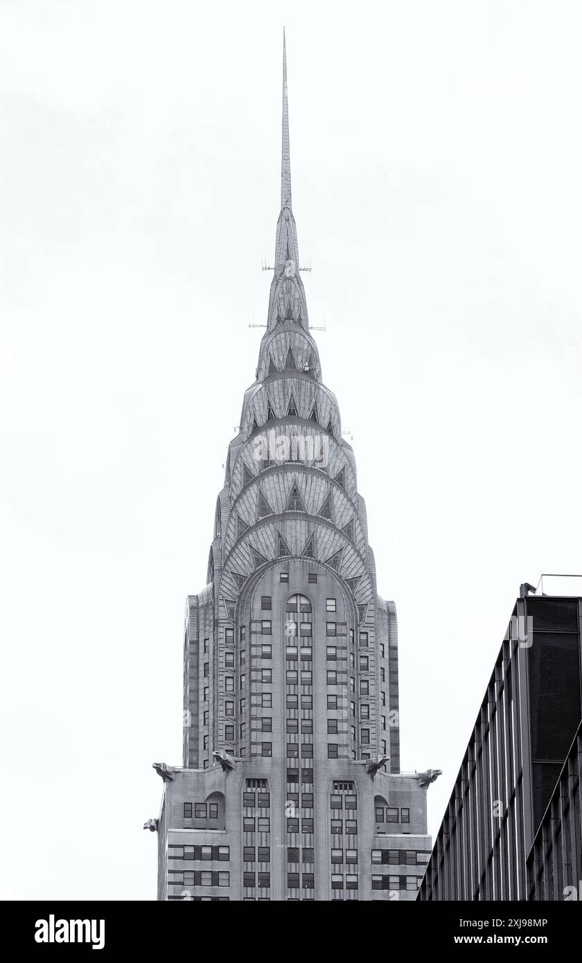 L'élégante flèche métallique du Chrysler Building, un gratte-ciel Art déco américain de l'âge d'or des gratte-ciel de New York, une icône américaine Banque D'Images
