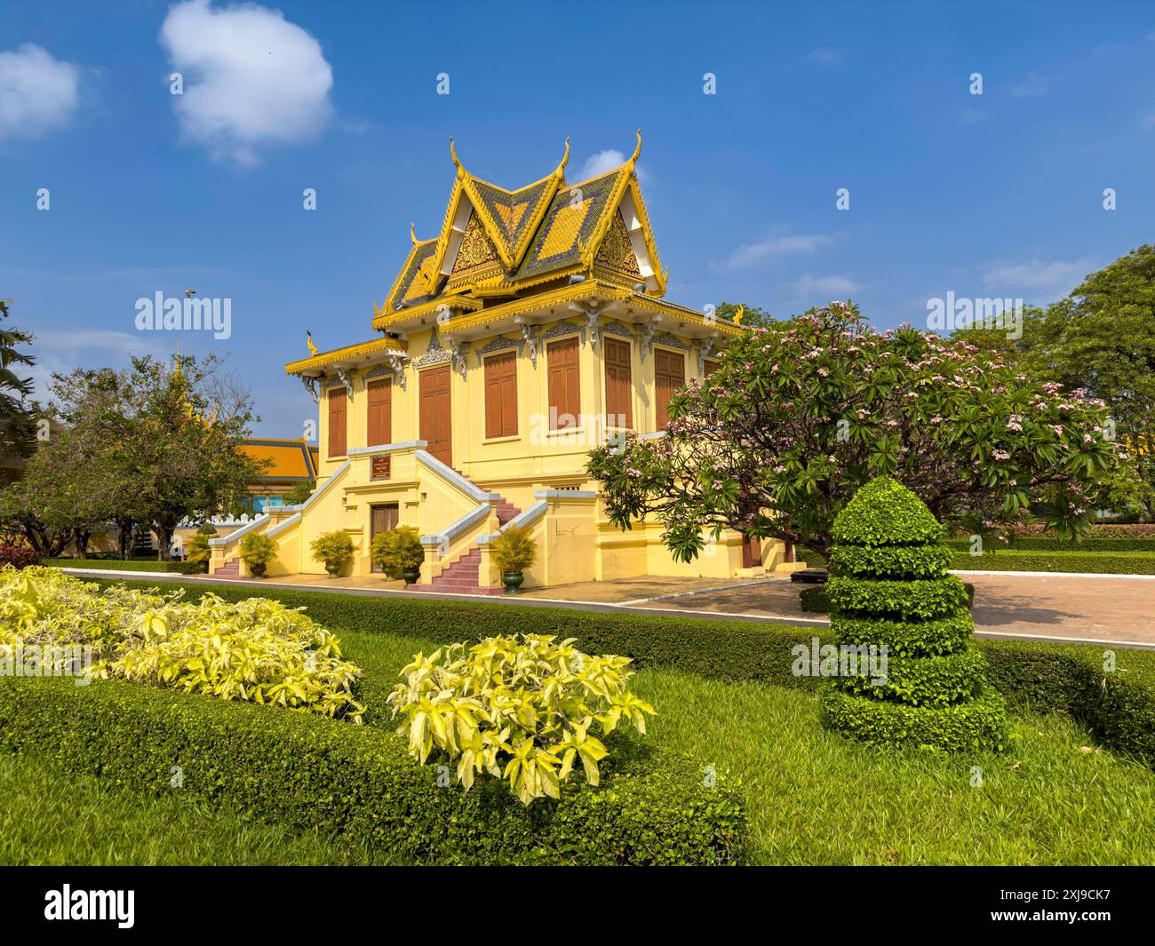 Vue extérieure du Palais Royal à Phnom Penh, Cambodge, Indochine, Asie du Sud-est, Asie Copyright : MichaelxNolan 1112-9103 Banque D'Images