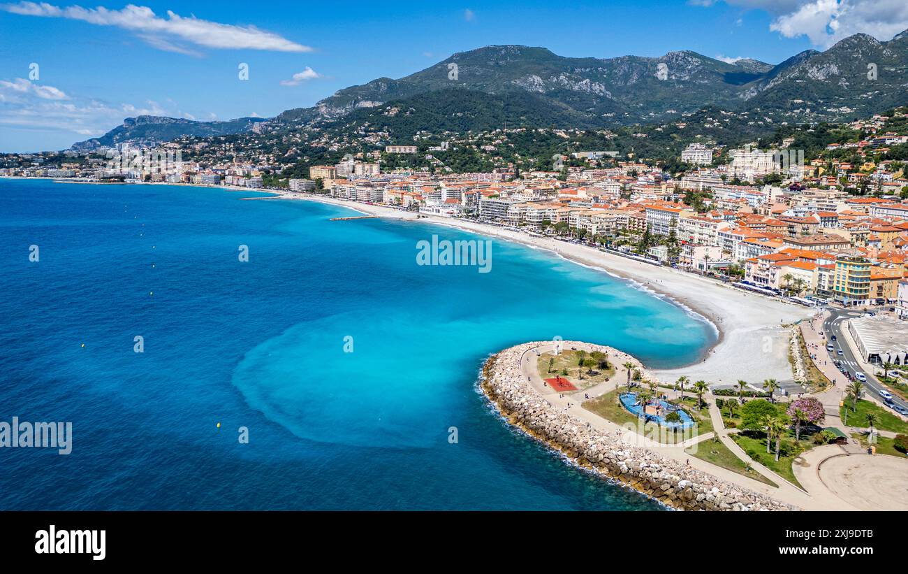 Aérienne de la ville balnéaire de Menton, Alpes Maritimes, Provence-Alpes-Cote d Azur, Côte d'Azur, Côte d'Azur, France, Europe Copyright : MichaelxRunkel 1184-12695 Banque D'Images