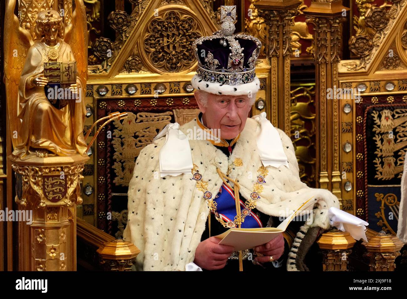 Le roi Charles III lit le discours du roi à la Chambre des lords lors de l'ouverture du Parlement à la Chambre des lords au Palais de Westminster à Londres. Date de la photo : mercredi 17 juillet 2024. Banque D'Images