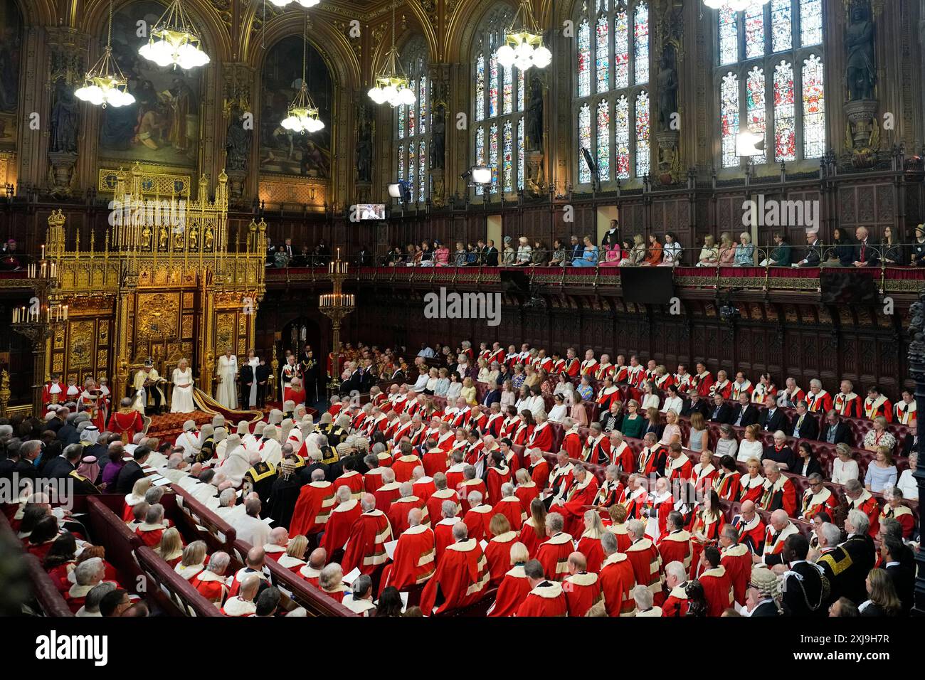 Le roi Charles III lit le discours du roi à la Chambre des lords lors de l'ouverture du Parlement à la Chambre des lords au Palais de Westminster à Londres. Date de la photo : mercredi 17 juillet 2024. Banque D'Images