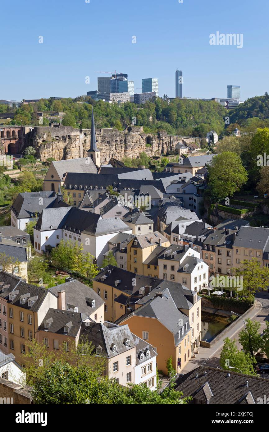 Europe, Luxembourg, Luxembourg ville de Luxembourg, vues sur la vieille ville et les gorges de l'Alzette vers le plateau de Kirchberg Banque D'Images