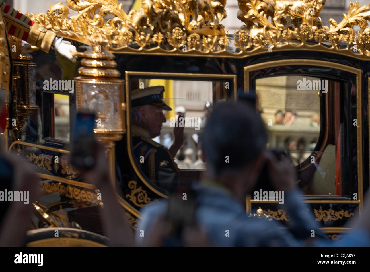 Londres, Royaume-Uni. 17 juillet 2024. Le roi Charles et la reine Camilla ont été chahutés aujourd'hui à l'ouverture du Parlement par le groupe de protestation anti-monarchiste Republic. Crédit : Lab Ky Mo/Alamy Live News. Banque D'Images