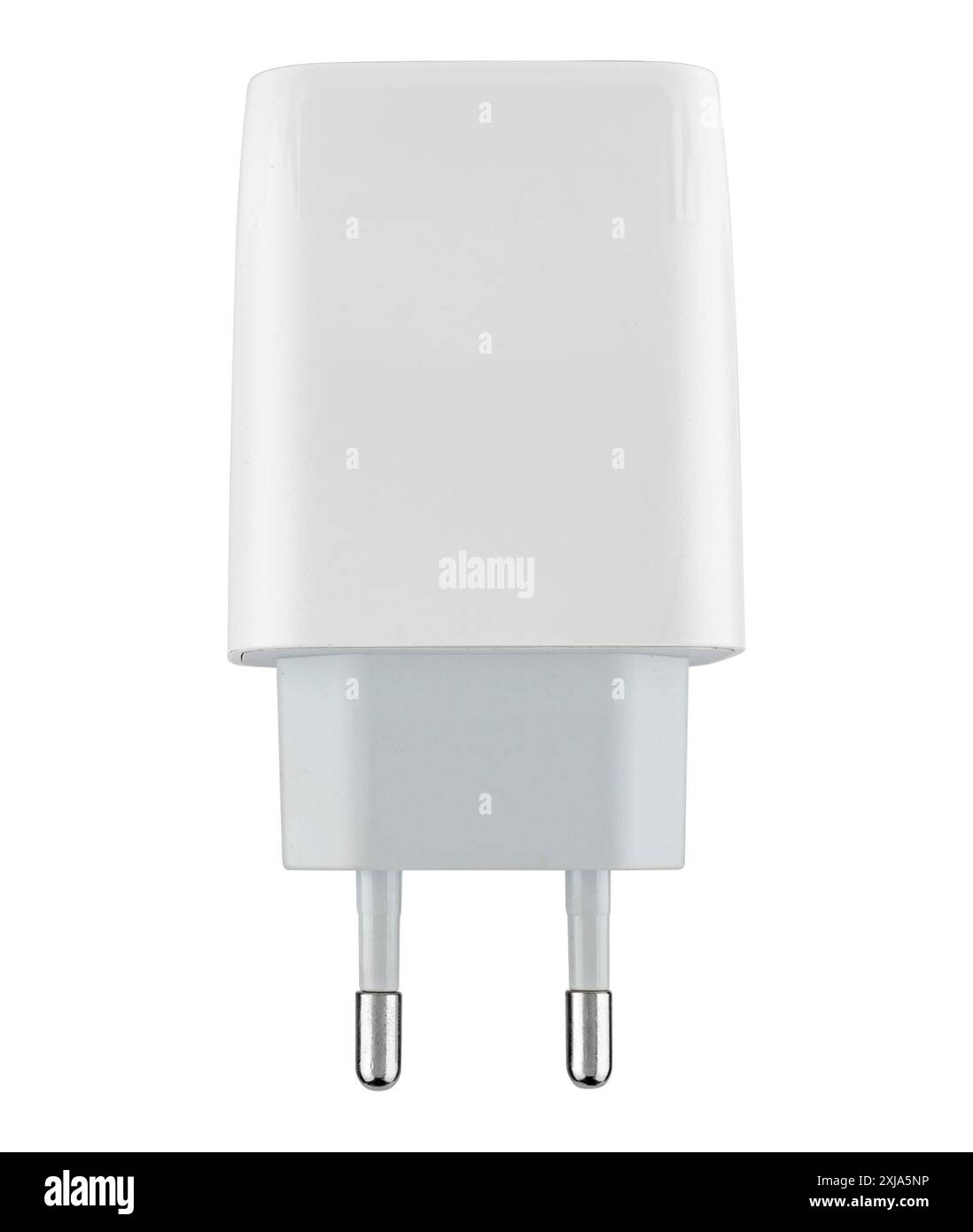 adaptateur secteur pour téléphone, couleur blanche sur fond blanc dans l'isolation Banque D'Images