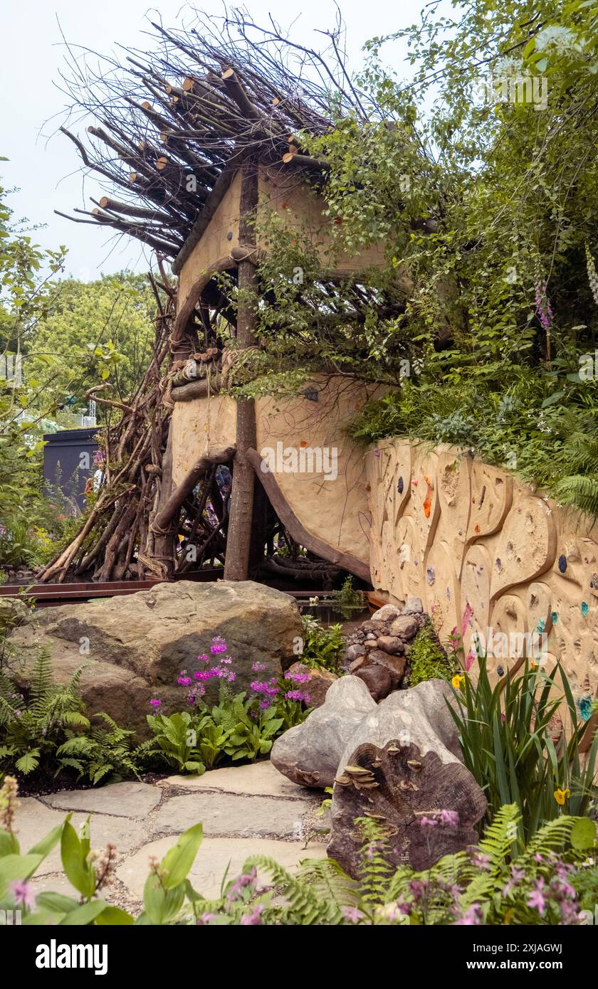 The Freedom from torture Garden un jardin sanctuaire au Chelsea Flower Show 2024 à Londres. Banque D'Images