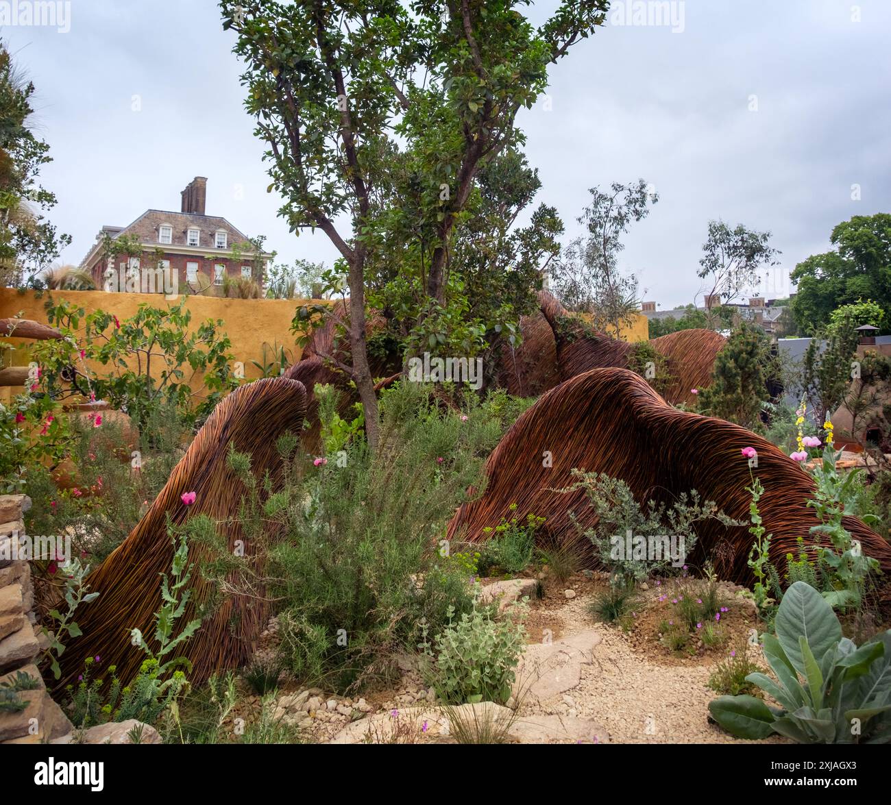 The Freedom from torture Garden un jardin sanctuaire au Chelsea Flower Show 2024 à Londres. Banque D'Images