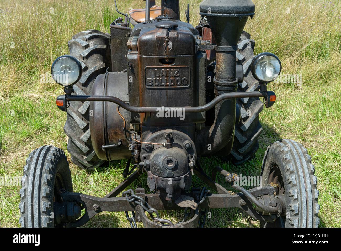 Tracteur historique Lanz Bulldog. Le Lanz Bulldog était un tracteur fabriqué par Heinrich Lanz AG à Mannheim, dans le Bade-Wuerttemberg, en Allemagne. Banque D'Images