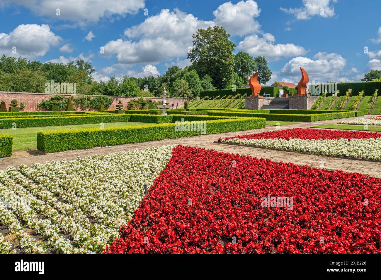 Jardin d'orangerie de style italien en été à Kasteel van Gaasbeek, à l'origine château fort médiéval du 13ème siècle, Lennik, Brabant flamand, Belgique Banque D'Images