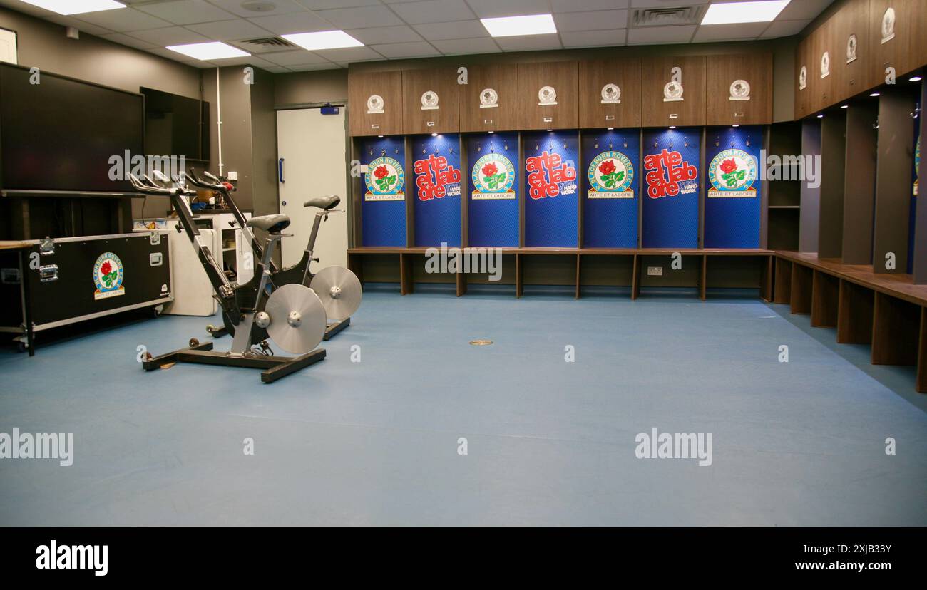 Une vue à l'intérieur des vestiaires à Ewood Park, domicile du Blackburn Rovers Football Club, Blackburn, Lancashire, Royaume-Uni, Europe Banque D'Images
