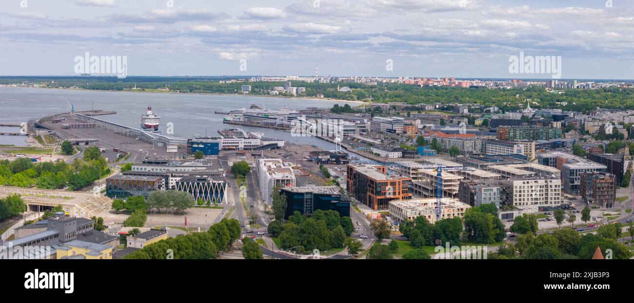 Le port de Tallinn, Estonie dans une photo de drone aérien Banque D'Images