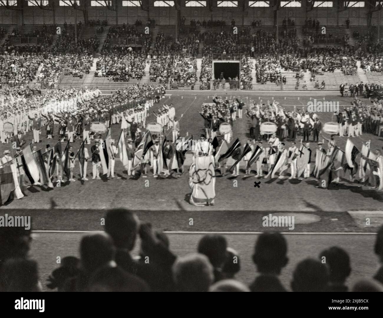 Jeux olympiques de Paris 1924. Cérémonie d'ouverture - la cérémonie d'ouverture des Jeux Olympiques de Paris 1924 a eu lieu au stade Olympique de Colombes (aujourd'hui stade Yves-du-Manoir) le 5 juillet 1924 Banque D'Images