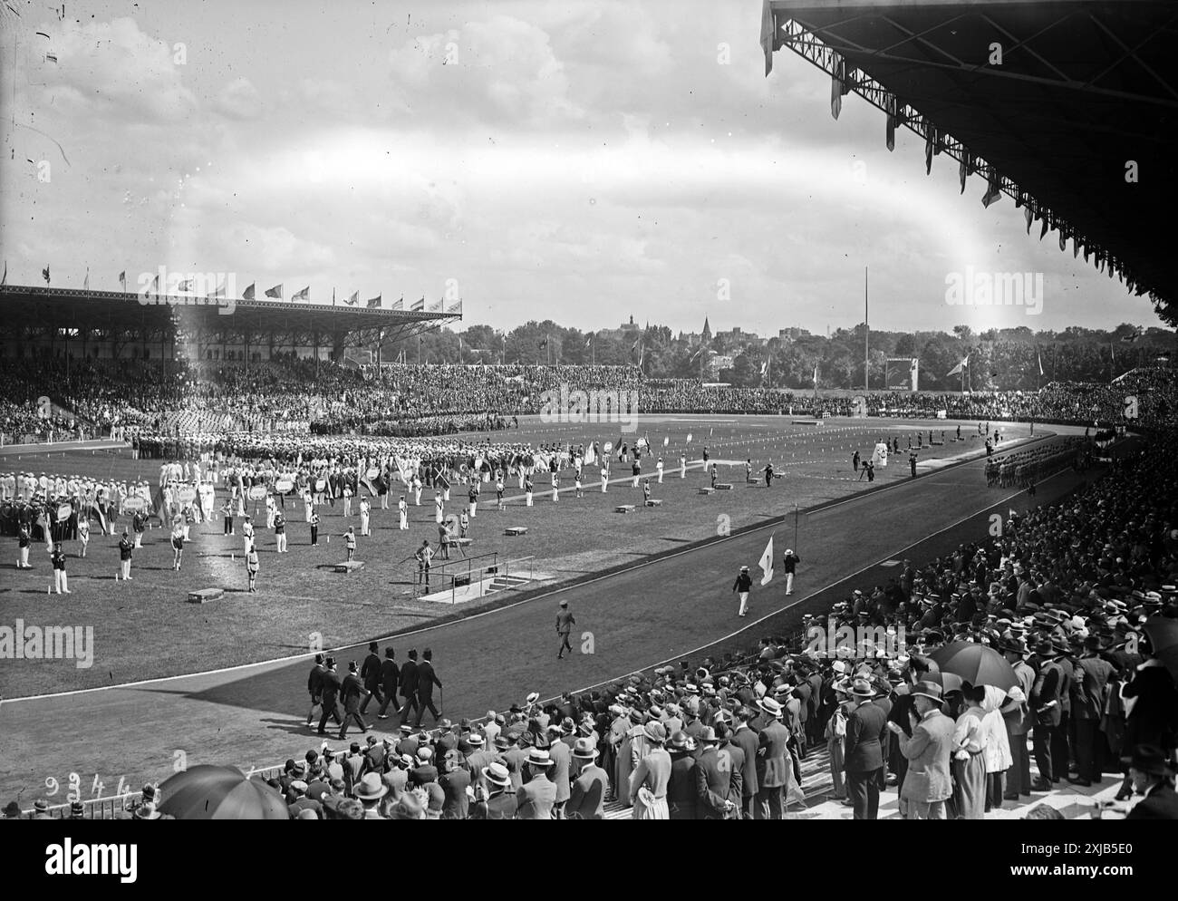 Jeux olympiques d'été de Paris 1924 - Groupe de cross-country à 10 km, Colombes, France - les Jeux olympiques de Paris de 1924 se sont déroulés au stade olympique de Colombes (aujourd'hui stade Yves-du-Manoir) Banque D'Images