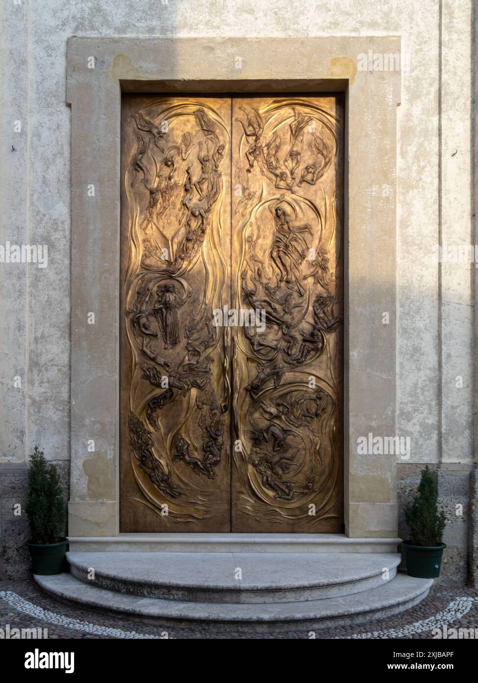 Basilica di Santa Maria Assunta porte vue extérieure, Clusone Banque D'Images