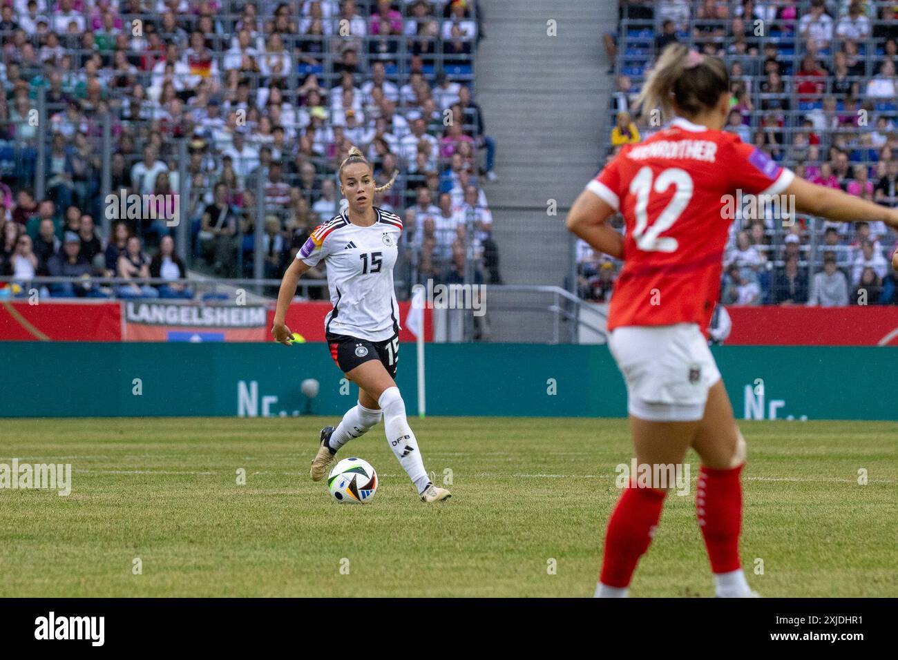 Hanovre, Allemagne , 16.07.24, Giulia Gwinn (Deutschland, 15) ; UEFA Women's European Qualifiers match - Allemagne vs Autriche AM 16.07.24 à Hanovre (Heinz von Heiden Arena, Hanovre, Allemagne) - LA RÉGLEMENTATION DFB/DFL INTERDIT TOUTE UTILISATION DE PHOTOGRAPHIES COMME SÉQUENCES D'IMAGES ET/OU QUASI-VIDÉO - crédit : Tim Bruenjes/Alamy Banque D'Images