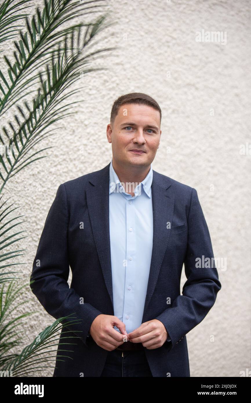 Wes Streeting, député du Parti travailliste, secrétaire d'État fantôme à la santé et aux soins sociaux du Royaume-Uni, à Rutherglen, Glasgow, Écosse, le 5 octobre 2023. Banque D'Images