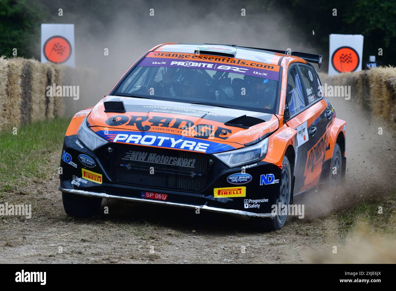 James Williams, Hyundai i20 Coupe WRC, voitures de rallye contemporaines, mettant en vedette des véhicules qui sont actuellement en compétition dans International Special Stage et Tar Banque D'Images