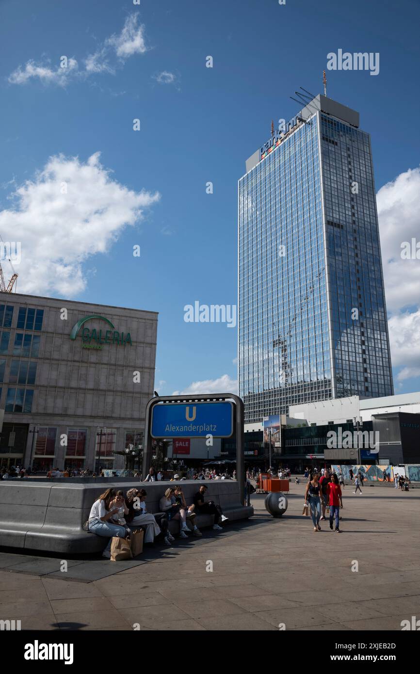 Alexanderplatz, dans le centre est de Berlin, la place porte le nom du tsar russe Alexandre Ier, Berlin, Allemagne Banque D'Images