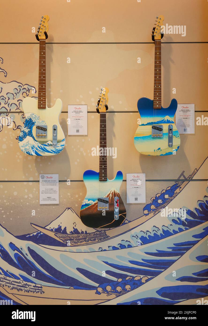 FENDER APPORTE LE TRAVAIL DE HOKUSAI, MAÎTRE UKIYO-E ARTISTE, À L'ESQUIRE Banque D'Images