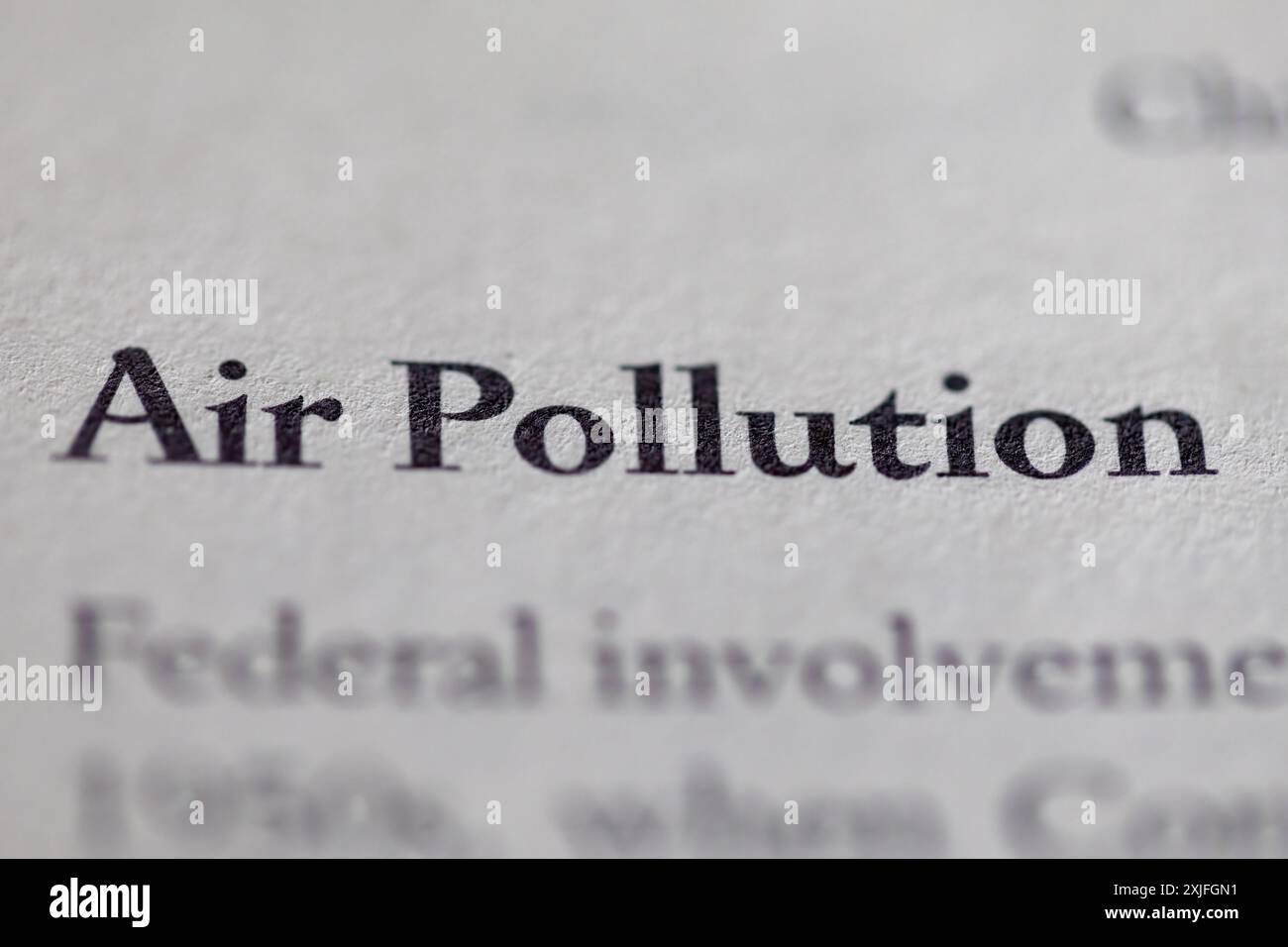 pollution atmosphérique imprimé en texte sur la page comme aide visuelle ou référence en droit des affaires Banque D'Images