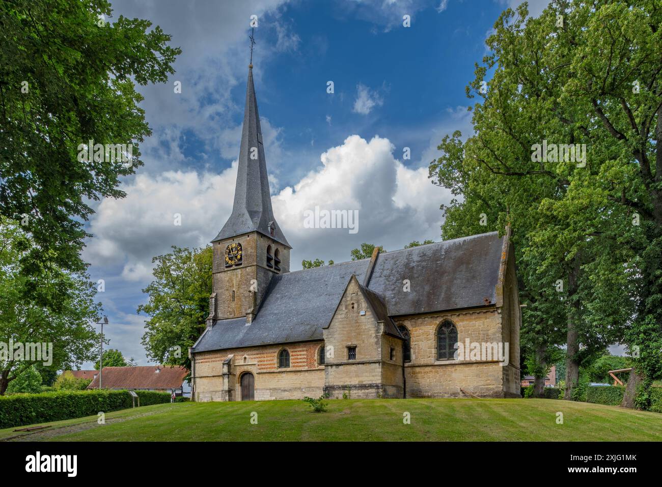 1250 : Église d'Anna / Sint-Annakerk, représentée dans le tableau L'aveugle menant l'aveugle par Pieter Breughel l'ancien à Sint-Anna-Pede, Belgique Banque D'Images