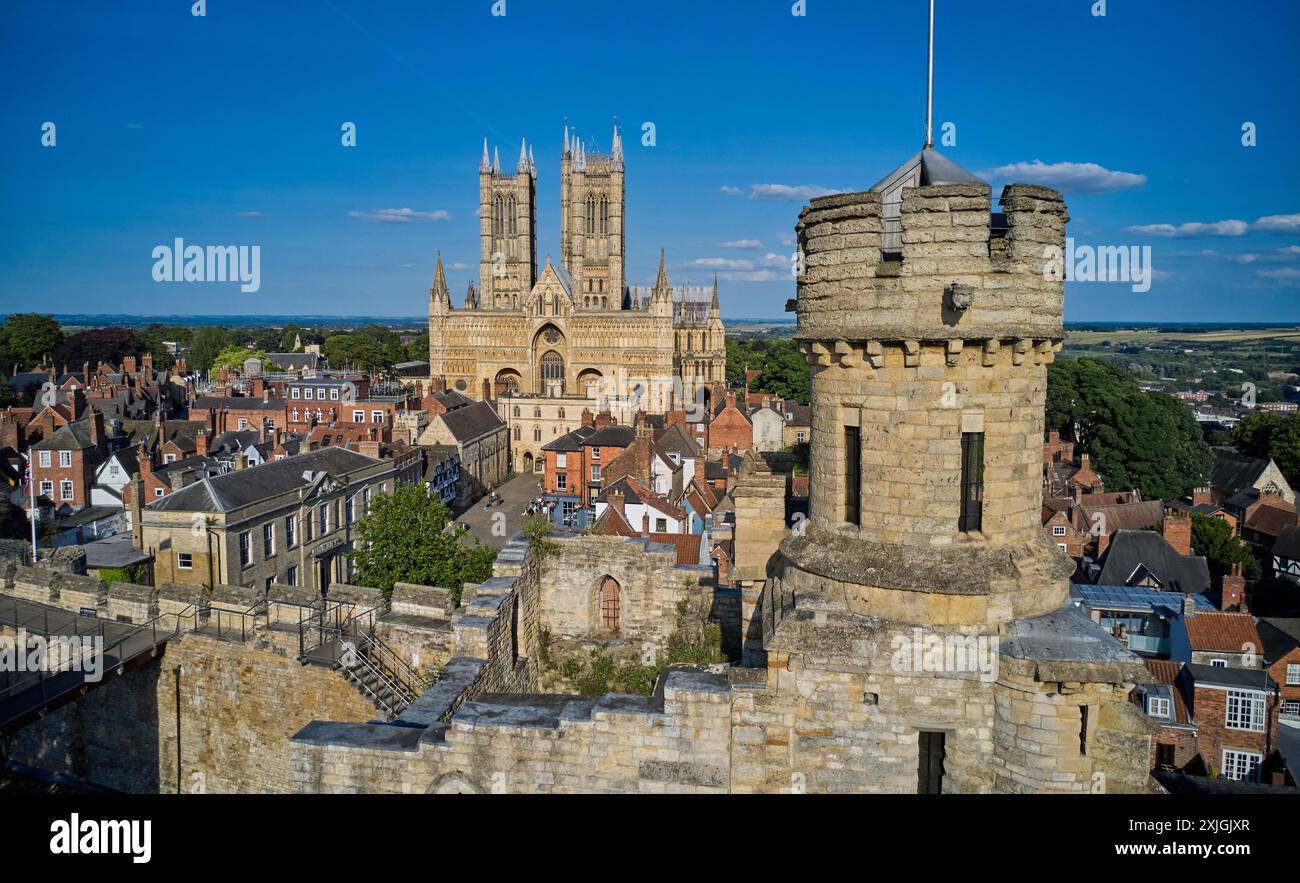 Photo aérienne/drone de la cathédrale de Lincoln. La cathédrale de Lincoln, également appelée Lincoln Minster et officiellement l'église de la cathédrale de la Bienheureuse Vierge Marie Banque D'Images