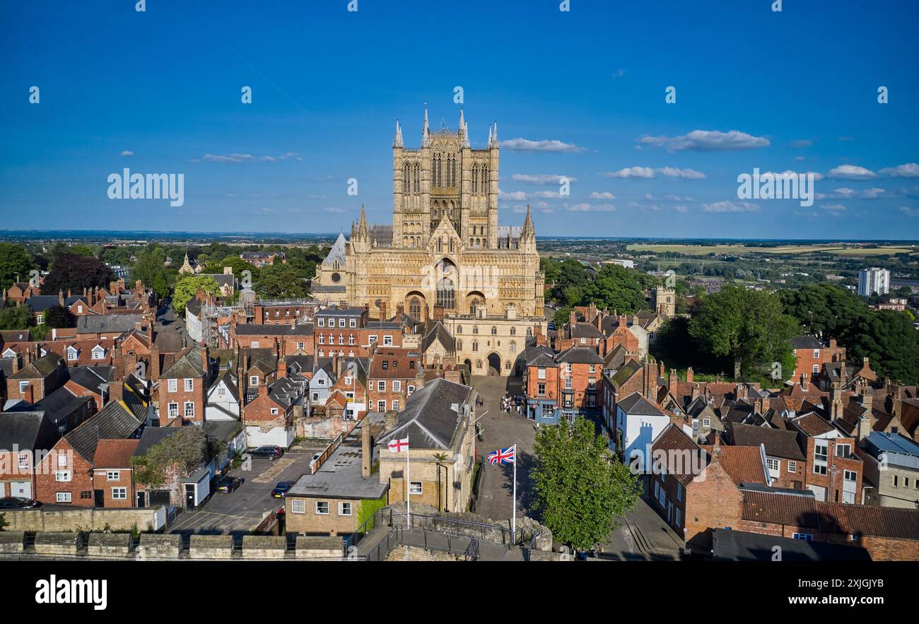 Photo aérienne/drone de la cathédrale de Lincoln. La cathédrale de Lincoln, également appelée Lincoln Minster et officiellement l'église de la cathédrale de la Bienheureuse Vierge Marie Banque D'Images