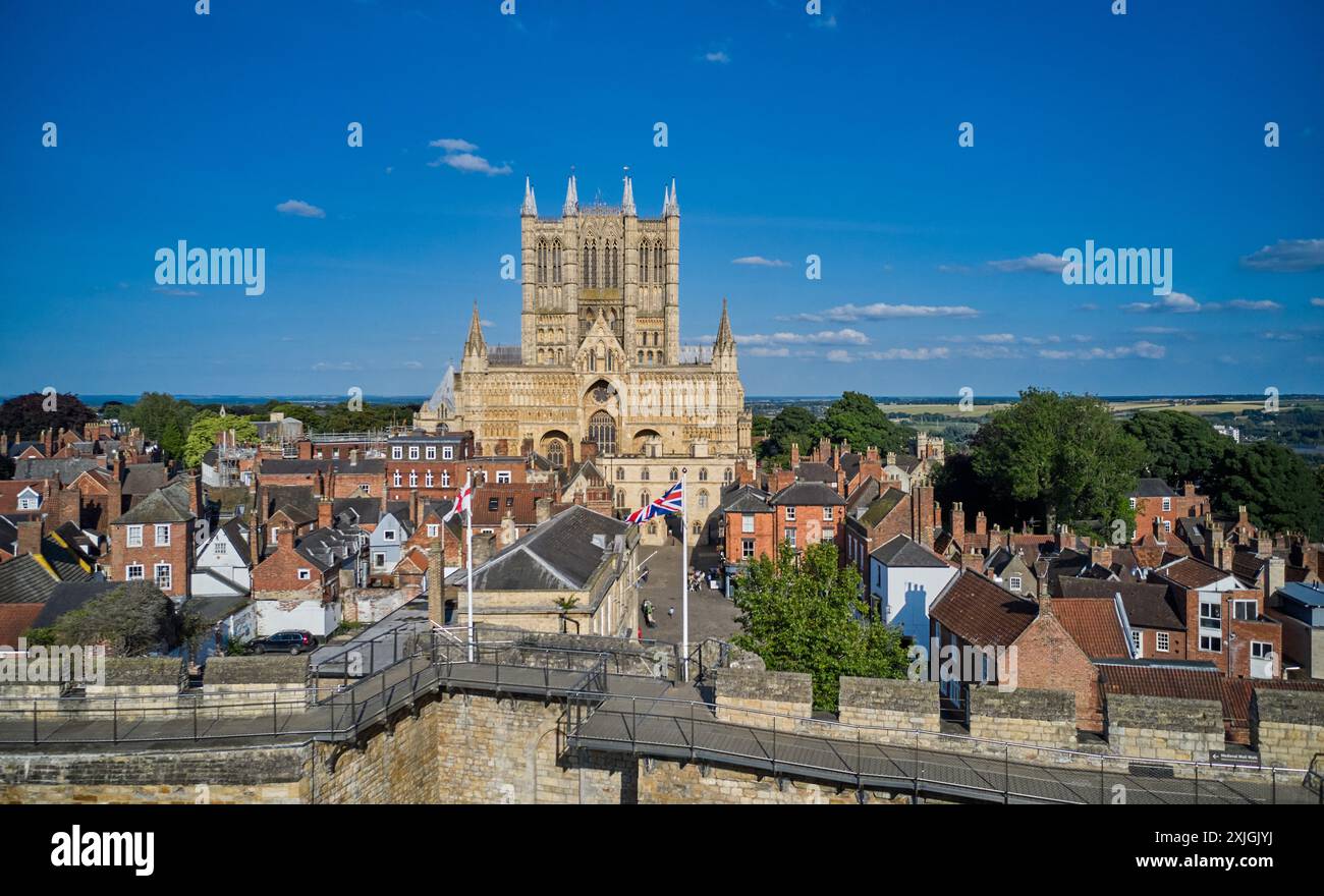 Photo aérienne/drone de la cathédrale de Lincoln. La cathédrale de Lincoln, également appelée Lincoln Minster et officiellement l'église de la cathédrale de la Bienheureuse Vierge Marie Banque D'Images