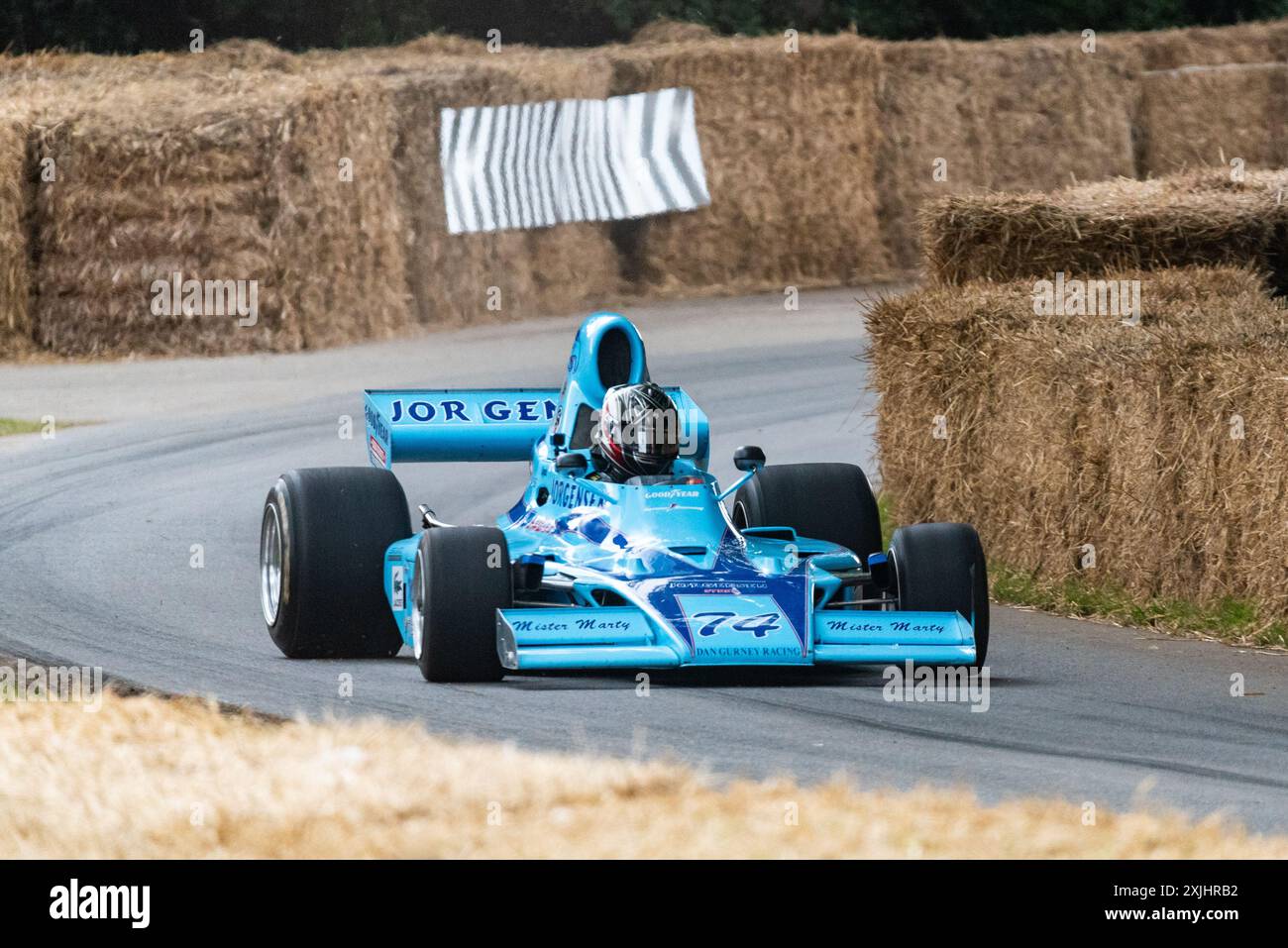 Voiture de course Gurney Eagle-Chevrolet FA74 1974 gravissant la piste d'escalade lors du Goodwood Festival of Speed 2024 Motorsport Event, Royaume-Uni Banque D'Images