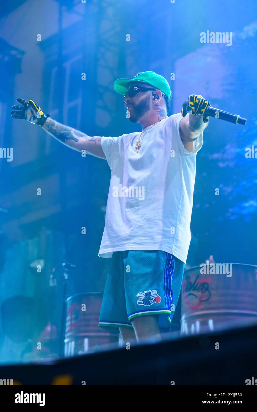 LUCQUES, Italie. 18 juillet 2024. SALMO et NOYZ se produisent sur scène à Piazza Napoleone au Lucca Summer Festival avec leur tournée HELLRAISERS. Sur la photo SALMO et NOYZ. Crédit : Stefano dalle Luche/Alamy Live News Banque D'Images