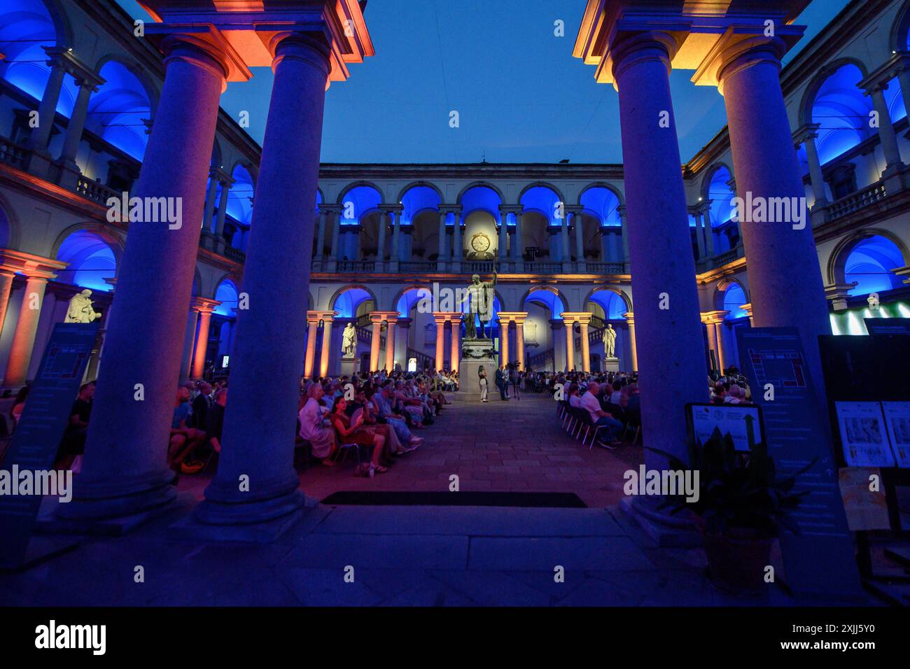 Milano, Milano. 19 juillet 2024. Concerto di Nicola Piovani nel Cortile d'onore del palazzo di Brera - Milano - Gioved&#xec ; 17 Luglio 2024 (Foto Claudio Furlan/Lapresse) concert de Nicola Piovani dans le Cortile d'onore du Palais de Brera - Milan - jeudi 17 juillet 2024 (photo Claudio Furlan/Lapresse) crédit : LaPresse/Alamy Live News Banque D'Images