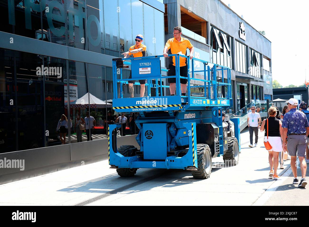 Budapest, Ungarn. 18 juillet 2024. 18.07.2024, Hungaroring, Budapest, FORMULE 1 GRAND PRIX DE HONGRIE 2024, dans la photo de jeudi nous travaillions encore dans le paddock. Crédit : dpa/Alamy Live News Banque D'Images