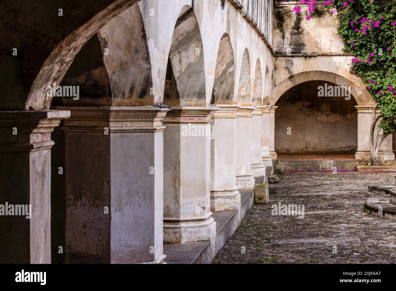 Pescados Fontaine' du 18ème siècle, dans le cloître du couvent mercédarien, Ultrabarroco guatemalteco, XVI siècle, Antigua Guatemala, départ Banque D'Images