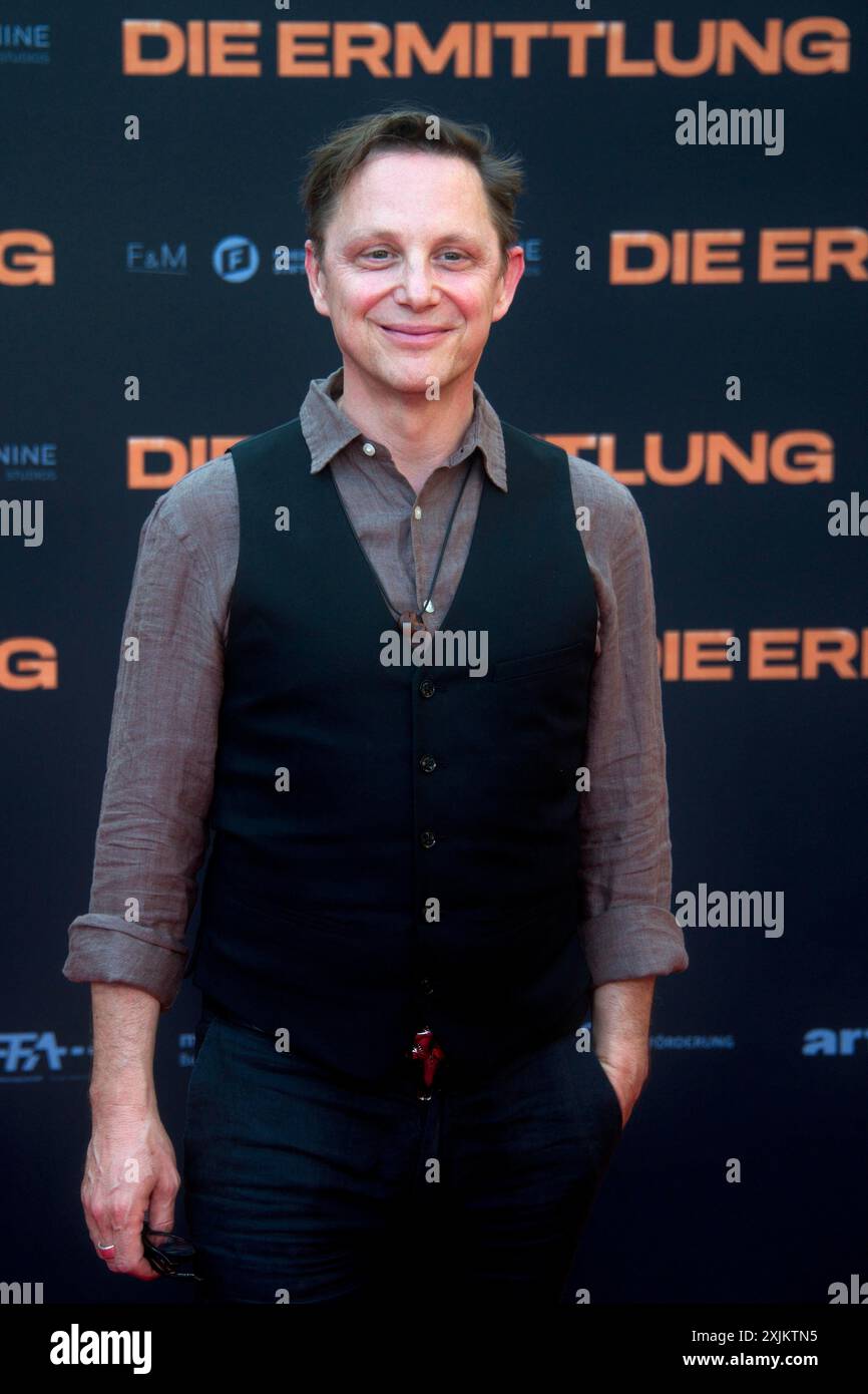 Arndt Schwering-Sohnrey, DIE ERMITTLUNG, appel photo sur le tapis rouge pour la première berlinoise au ZOO Palast, Berlin, le 16 juillet 2024 Banque D'Images