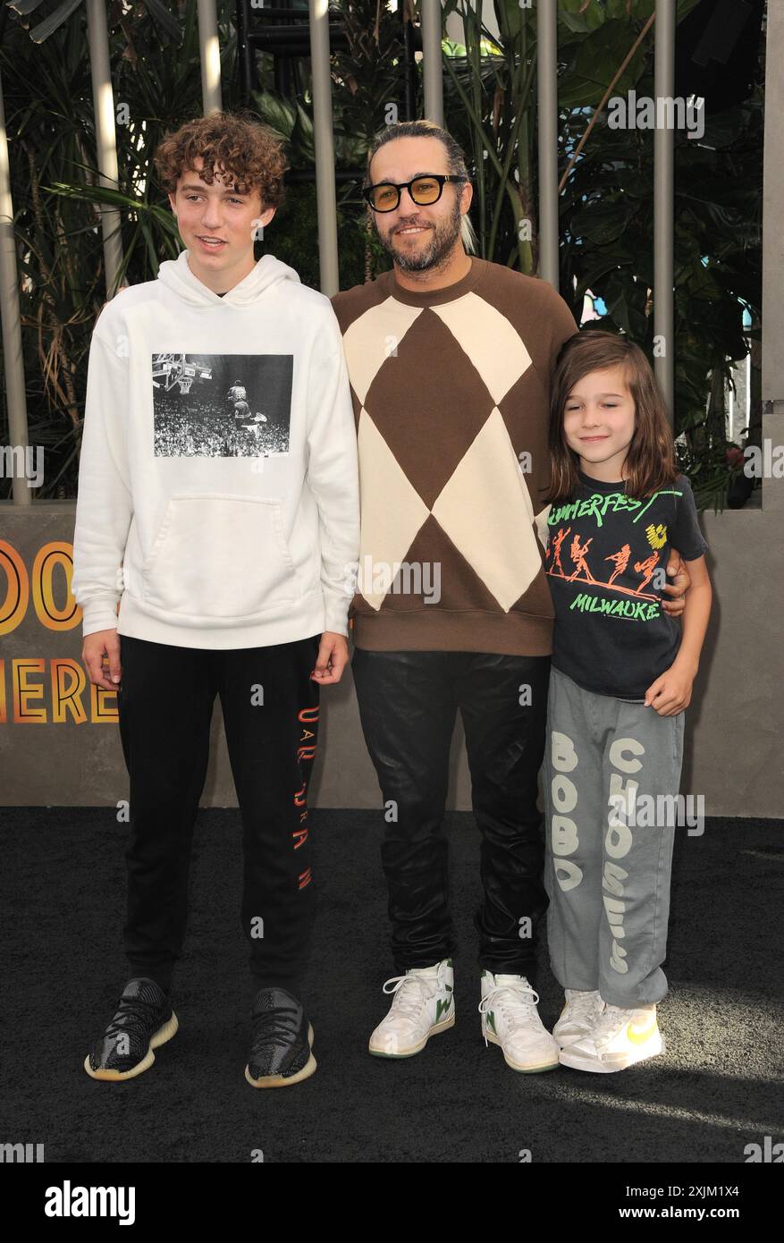 Bronx Wentz, Pete Wentz et Saint Lazslo Wentz lors de la première de Los Angeles de « Jurassic World Dominion » au TCL Chinese Theater à Hollywood Banque D'Images