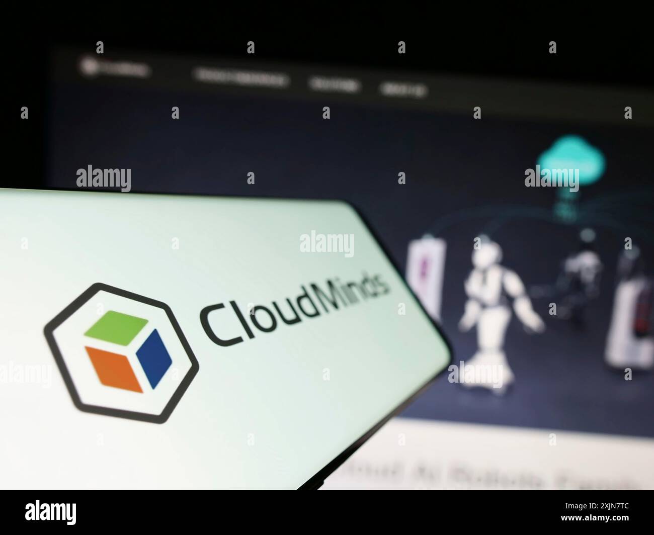 Stuttgart, Allemagne, 06-19-2023 : téléphone portable avec le logo de la société de robotique CloudMinds Technology Inc. sur l'écran devant le site Web de l'entreprise. Concentrez-vous sur Banque D'Images