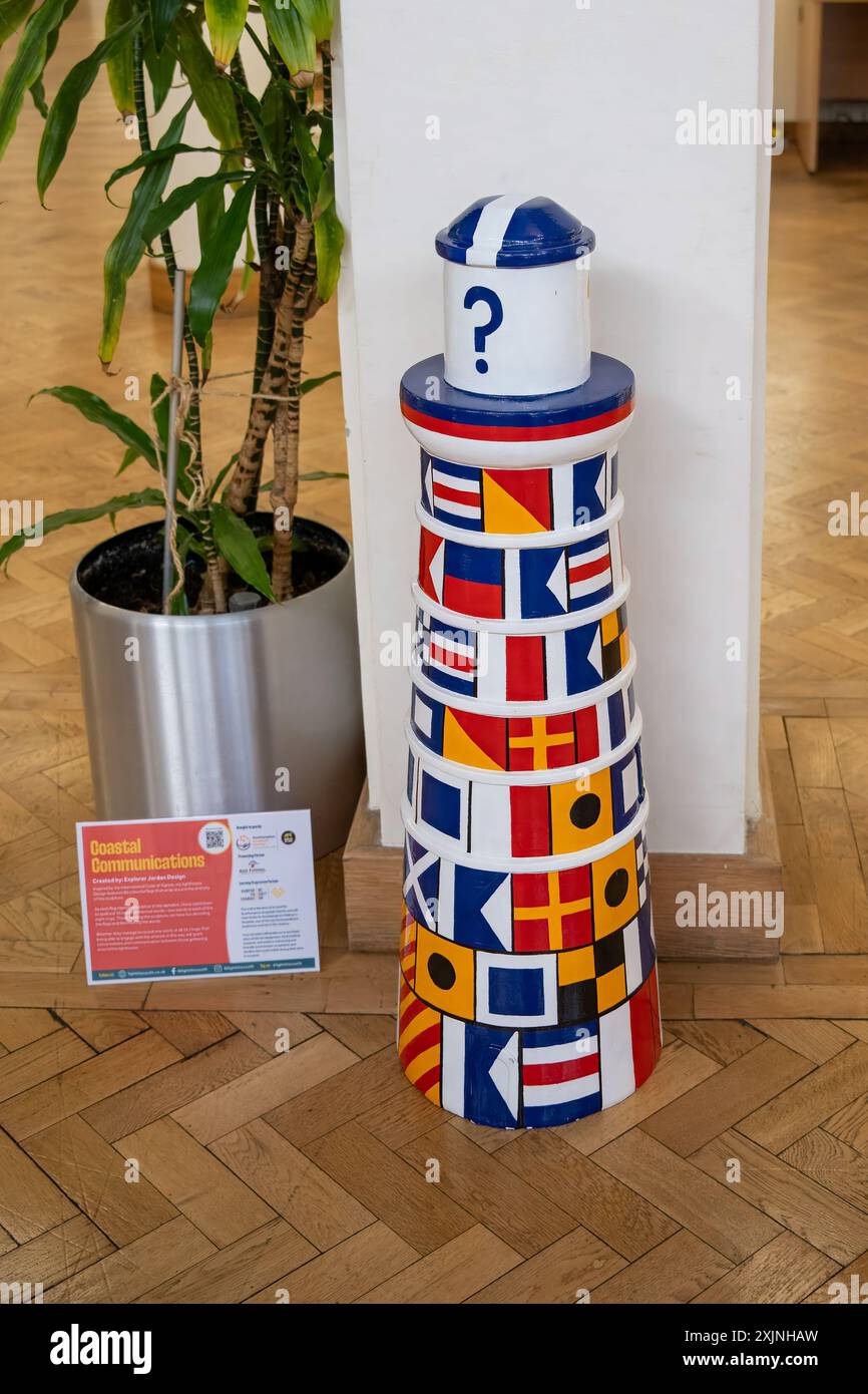 Southampton Hospitals Charity Light the South art Trail 2024 - Coastal Communications by Explorer Jordan Design Banque D'Images