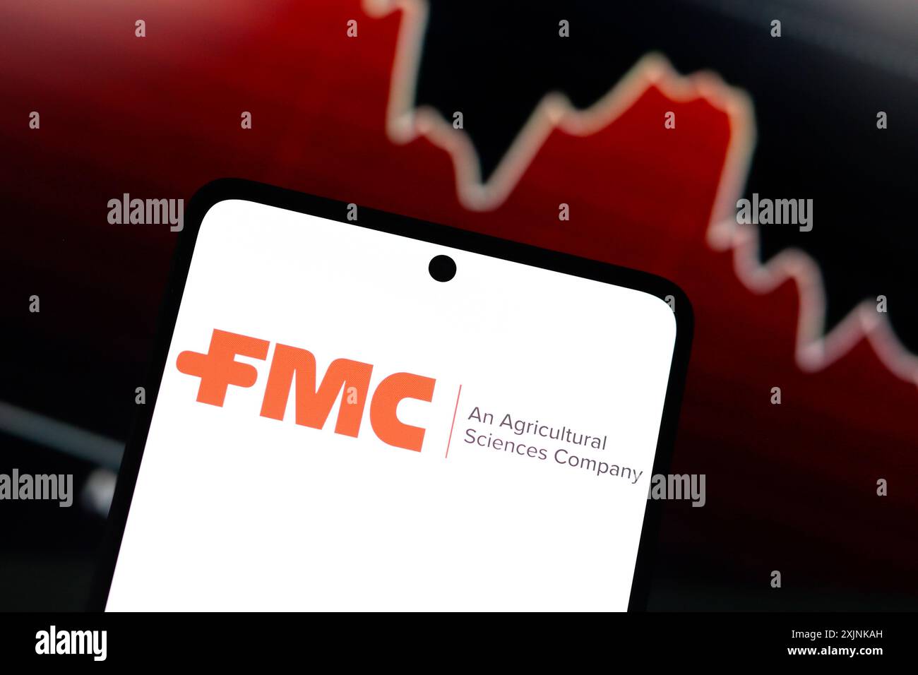 Dans cette illustration photo, le logo de FMC Corporation est affiché sur l'écran d'un smartphone. Banque D'Images