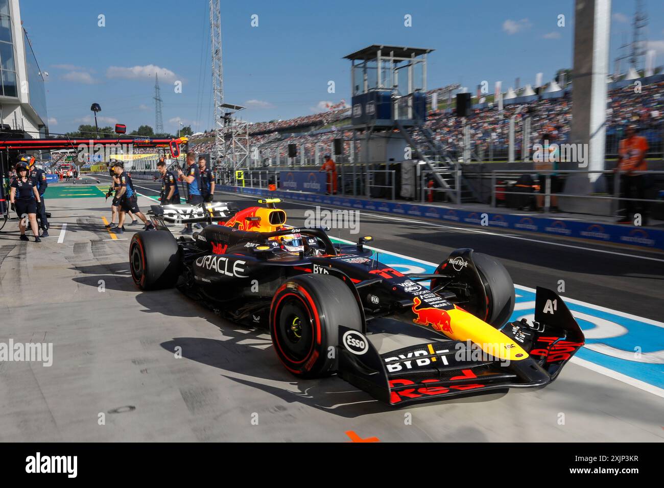 Mogyorod, Hongrie. 19 juillet 2024. Grand Prix de Hongrie de formule 1 à Hungaroring, Hongrie. Photo : Sergio Perez (MEX) d'Oracle Red Bull Racing dans Red Bull Racing RB20 lors de la deuxième séance d'essais © Piotr Zajac/Alamy Live News Banque D'Images