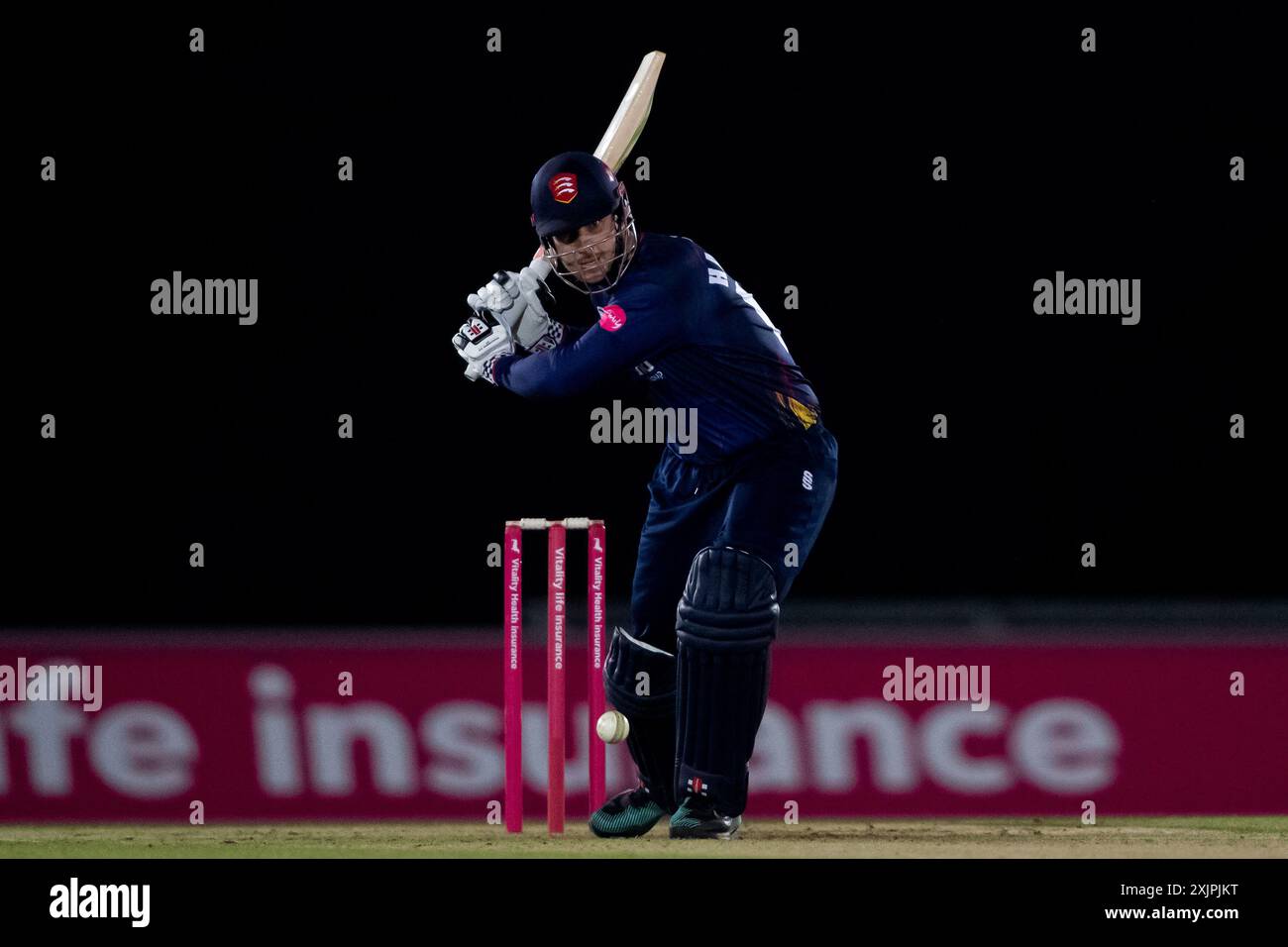 Southampton, Royaume-Uni. 19 juillet 2024. Simon Harmer de l'Essex bat pendant le match Vitality Blast entre les Hampshire Hawks et Essex à l'Utilita Bowl. Crédit : Dave Vokes/Alamy Live News Banque D'Images