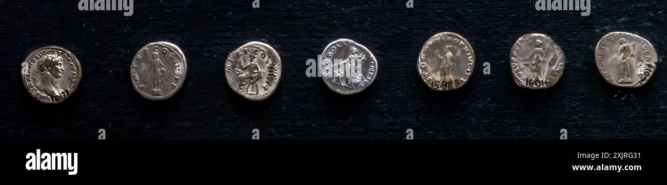 Pièces de monnaie de la période romaine antique, empereur Trajan ou Traianus ère (98-117 AD) Smyrne Banque D'Images