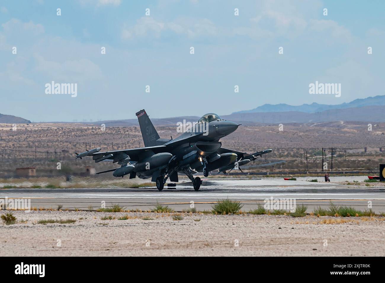 Un F-16CM Fighting Falcon affecté à la 20th Fighter Wing, Shaw Air Force base, Caroline du Sud, atterrit à la base aérienne de Nellis, Nevada, le 17 juillet 202 Banque D'Images